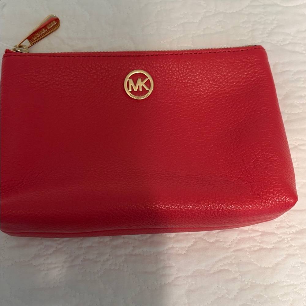 Genuine Michael Kors pink cosmetic bag with gold zipper and branding. - Picture 4 of 5